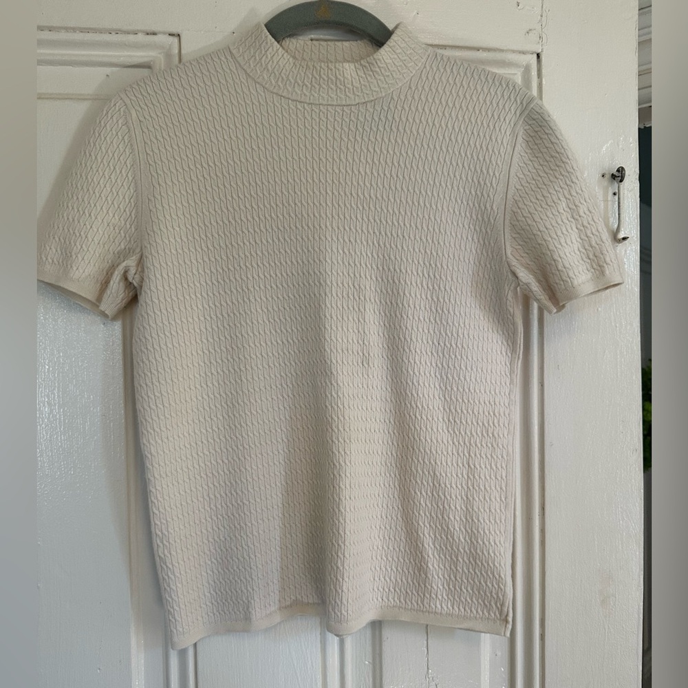 AKRIS BERGDORF GOODMAN Cream Textured Short Sleeve Knit Top SIZE 8